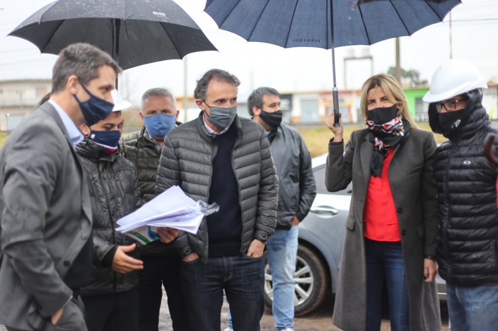 Fassi junto al ministro Katopodis en Máximo Paz. 