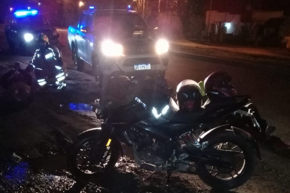 Los bomberos del cuartel de Alejandro petiòn trabajaron en el lugar.