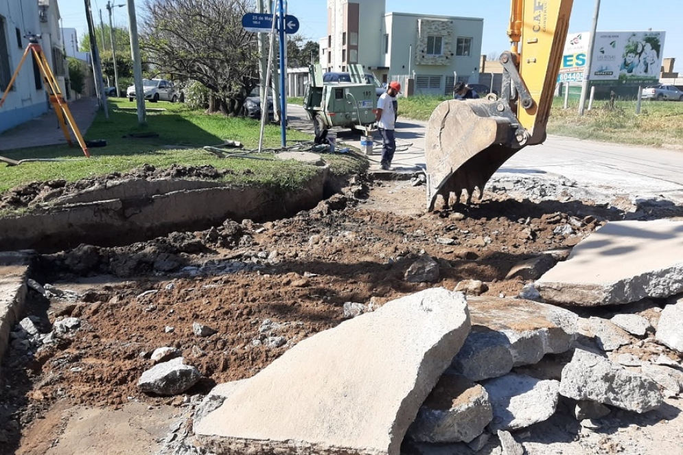 Las maquinas trabajando en el lugar. 