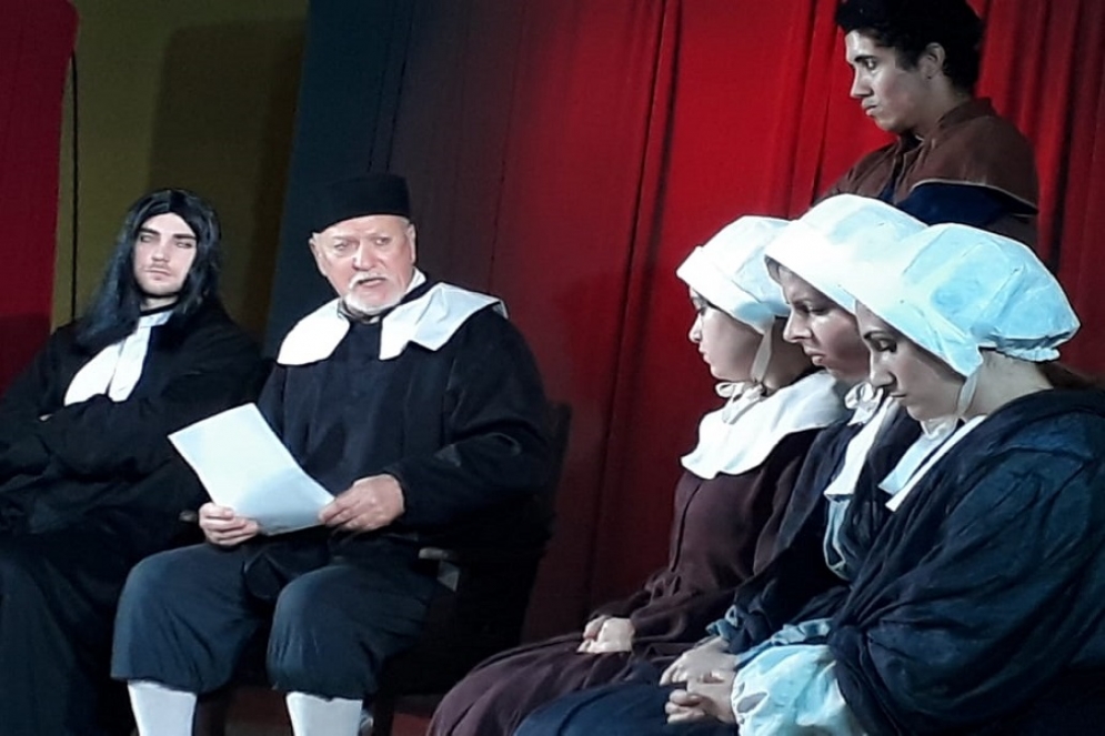 Más de 200 personas presenciaron Las Brujas de Salem