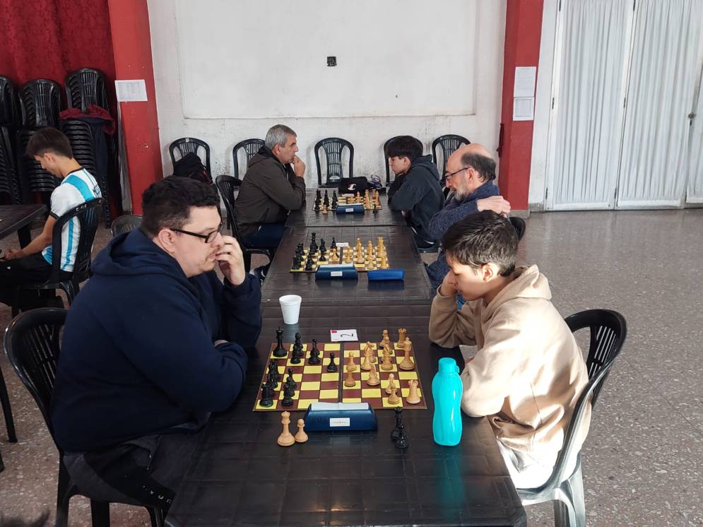 Del Valle ganó el cruce de cañuelenses.