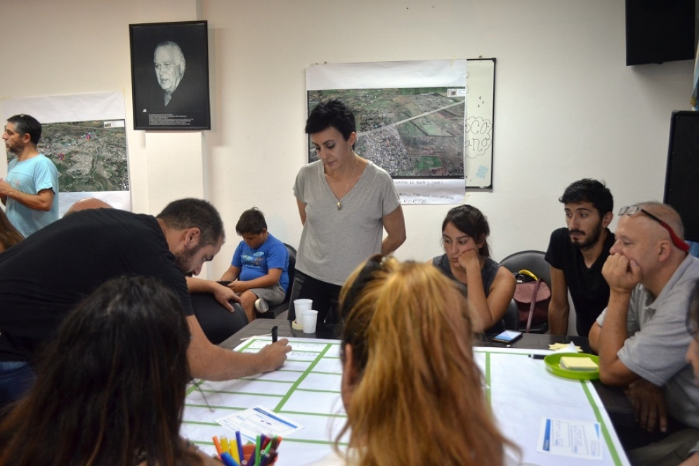 Una de las mesas de trabajo que se instaló en la sede de Smata. 