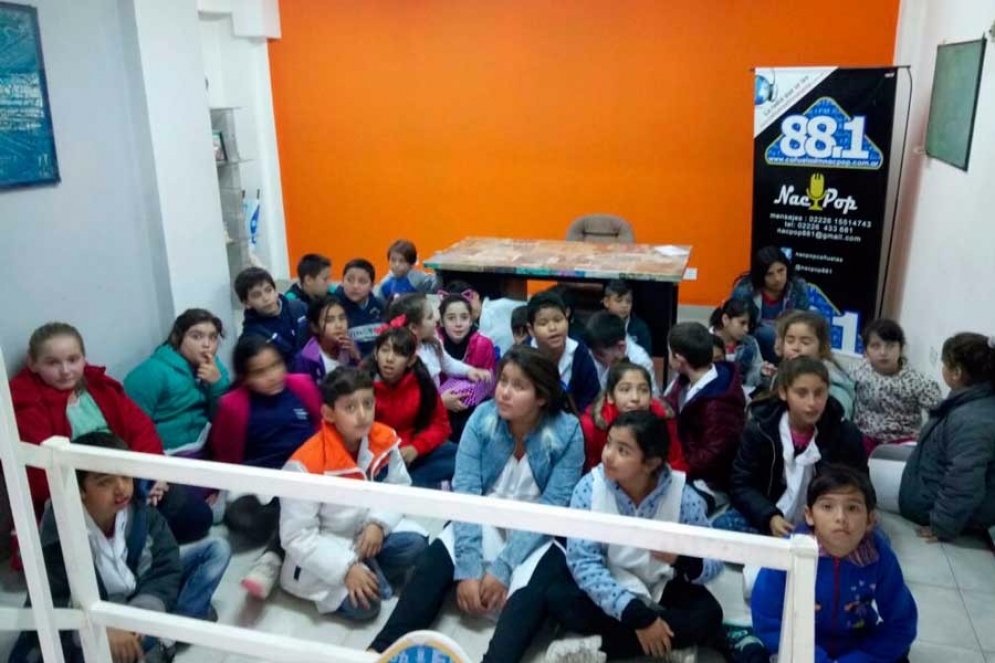Alumnos de la Escuela N°1 visitaron NacPop