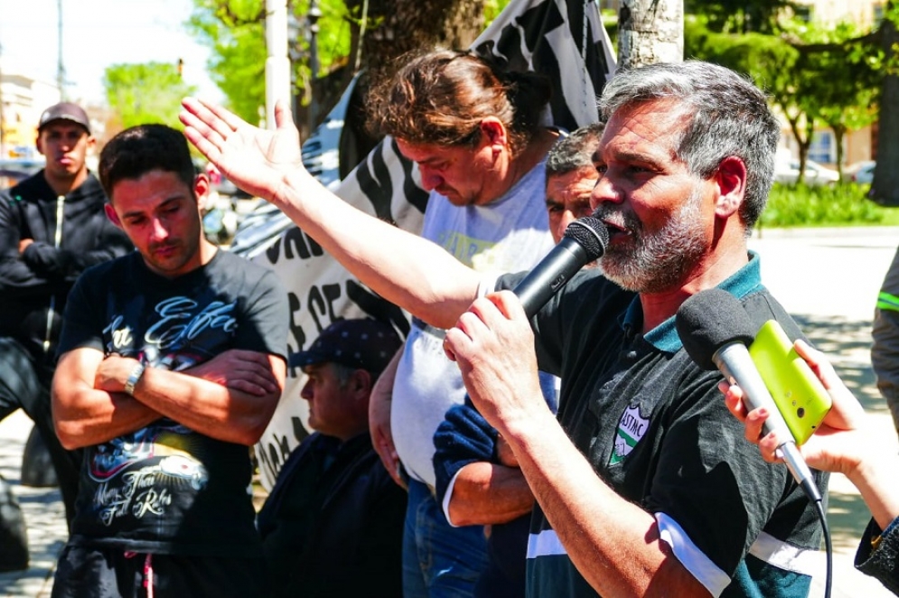 Daniel Suárez dando su discurso.