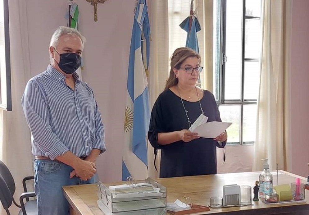 Rizzi cuando juró ante la presidenta, Sandra Cardozo.