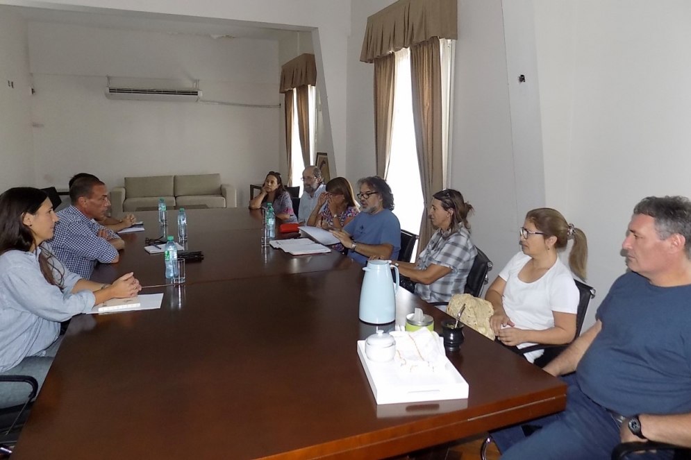 Una de las fotos de la reunión entre las autoridades municipales y los sindicalistas. 
