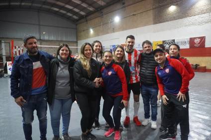 Voley: se estrenó el nuevo piso del Estadio Luis Martinoni