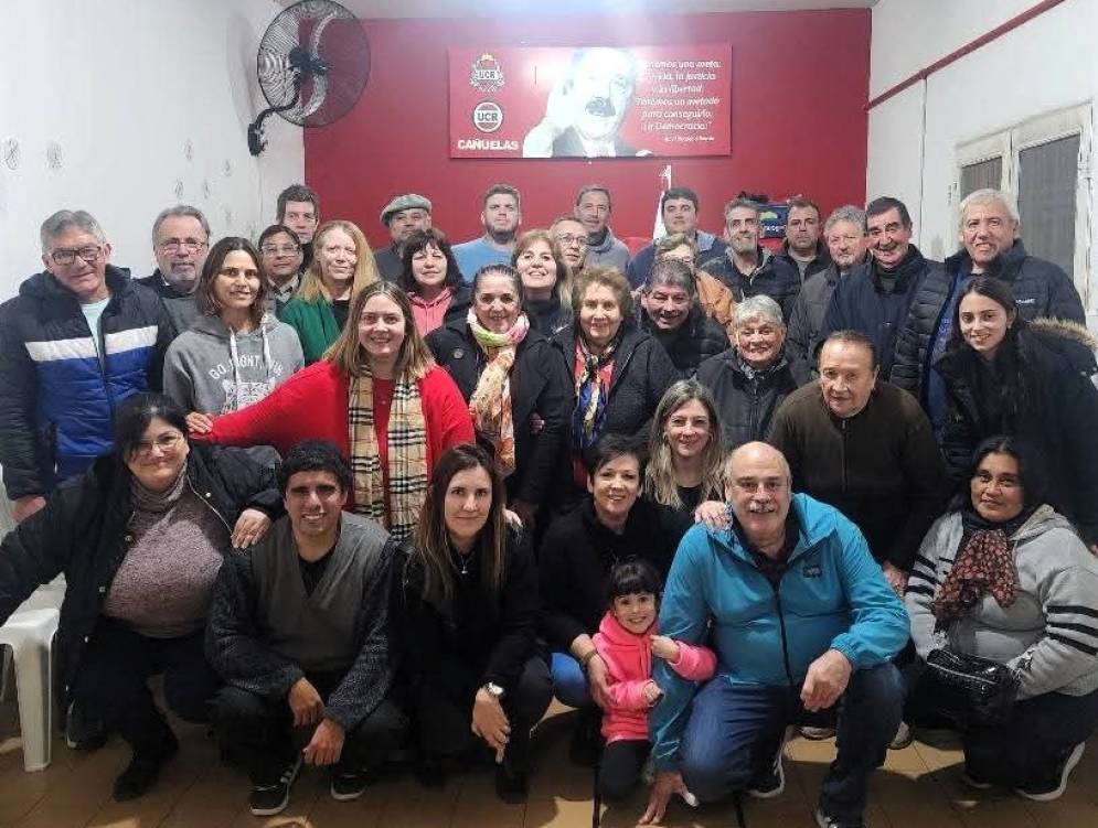 La reunión de anoche, en calle Mitre.