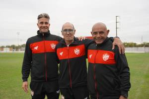 Gabriel Ramón, &quot;Roly&quot; Bertolini y Héctor Coceres con la indumentaria oficial tras la primera practica.