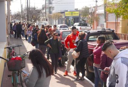 Con una cuadra de cola, comenzó la inscripción a “Cañuelas, mi Lugar”