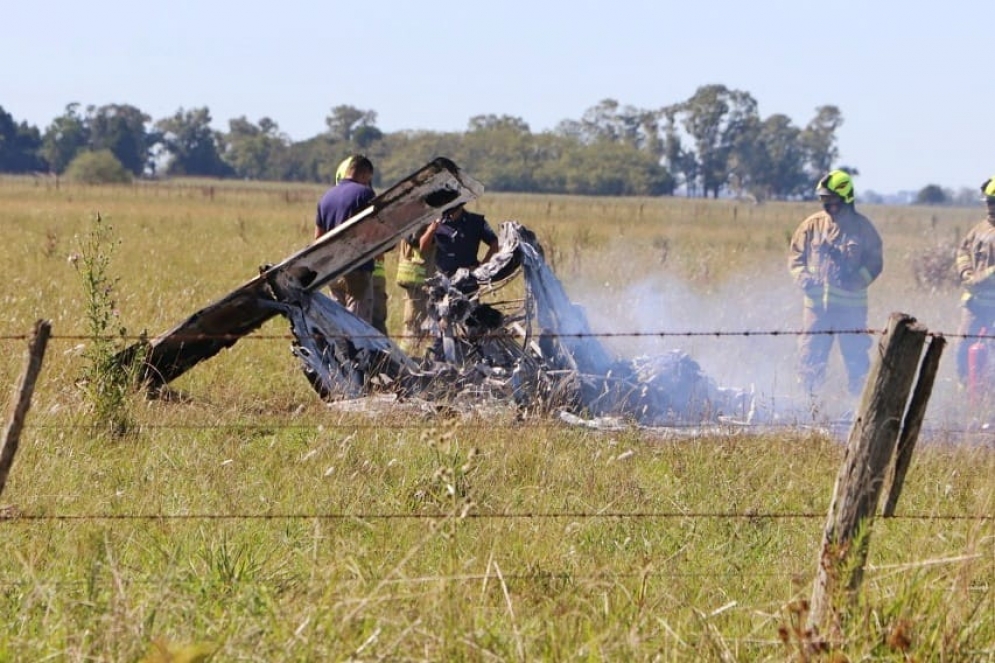 Los restos de la avioneta Tecman del año 2014. (FOTO: Germán Senas / Cañuelas News).