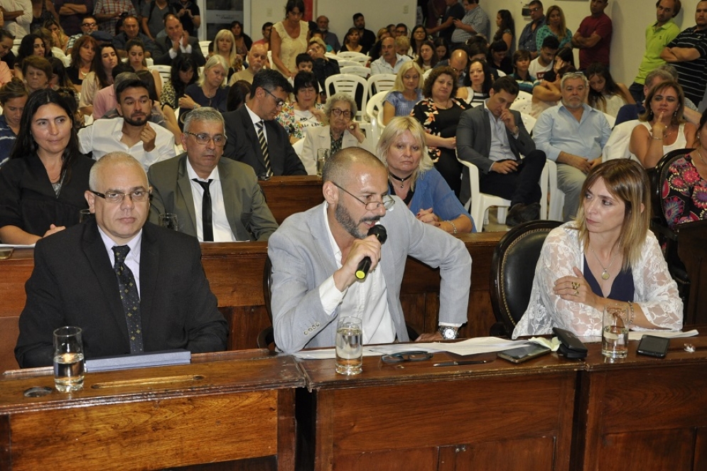El bloque de concejales del Frente de Todos durante la asunción de autoridades en 2019. 