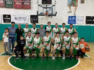 Abrazo de puntero. Juventud arrancó ganando en la segunda vuelta del torneo.