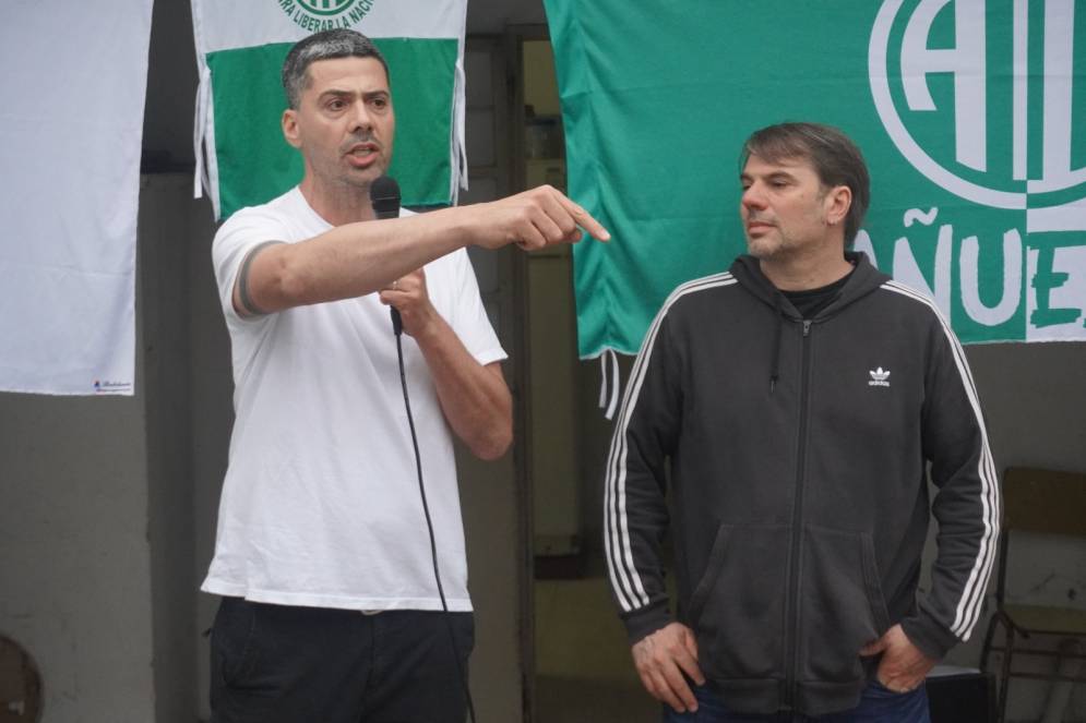 Aristegui y Catalano en la sede de la calle Hipólito Yrigoyen.