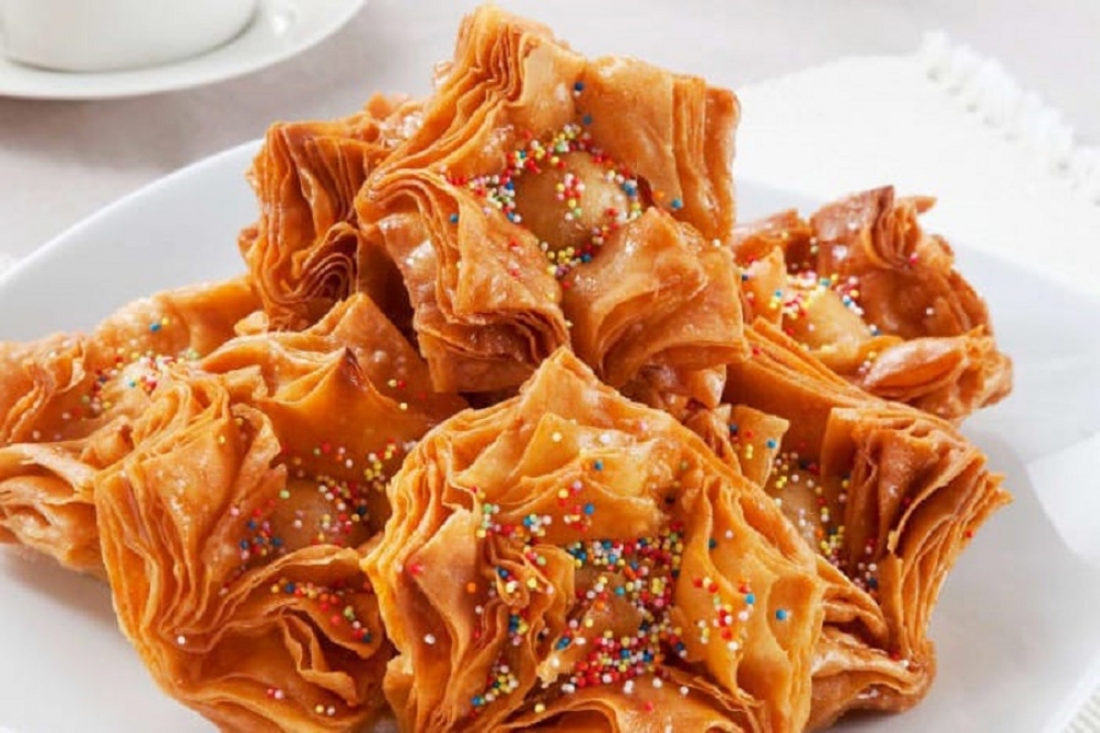 Pastelitos y guiso de lentejas para el 1° de Mayo