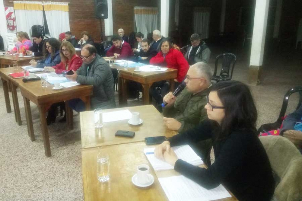 Leonel Vásquez exponiendo en la sesión del HCD. 