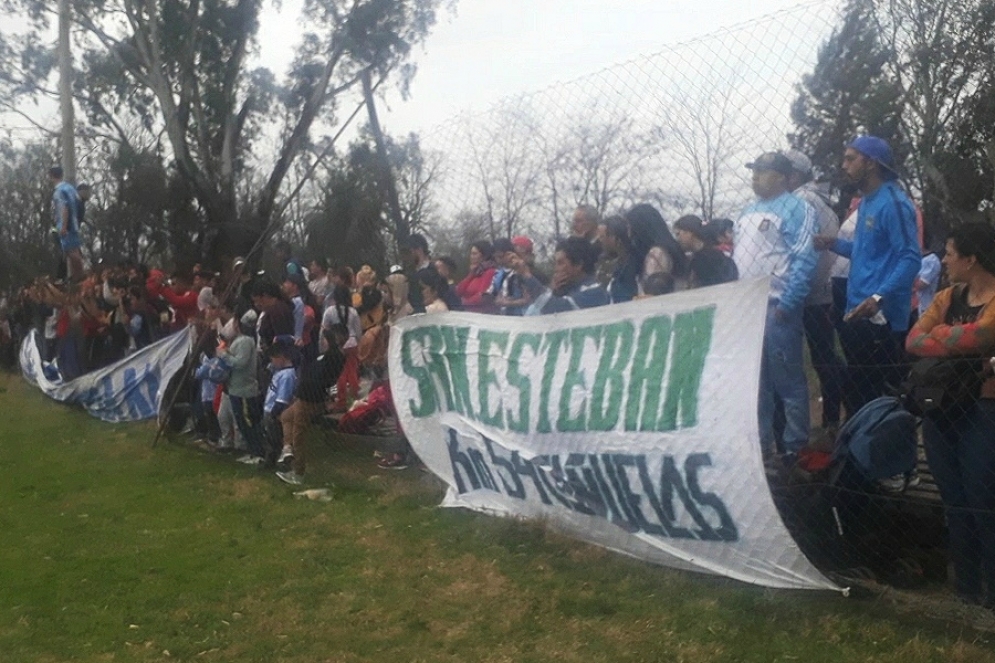 LCF: agreden al arquero de San Ignacio con dos petardos y se dilata la definición del campeonato