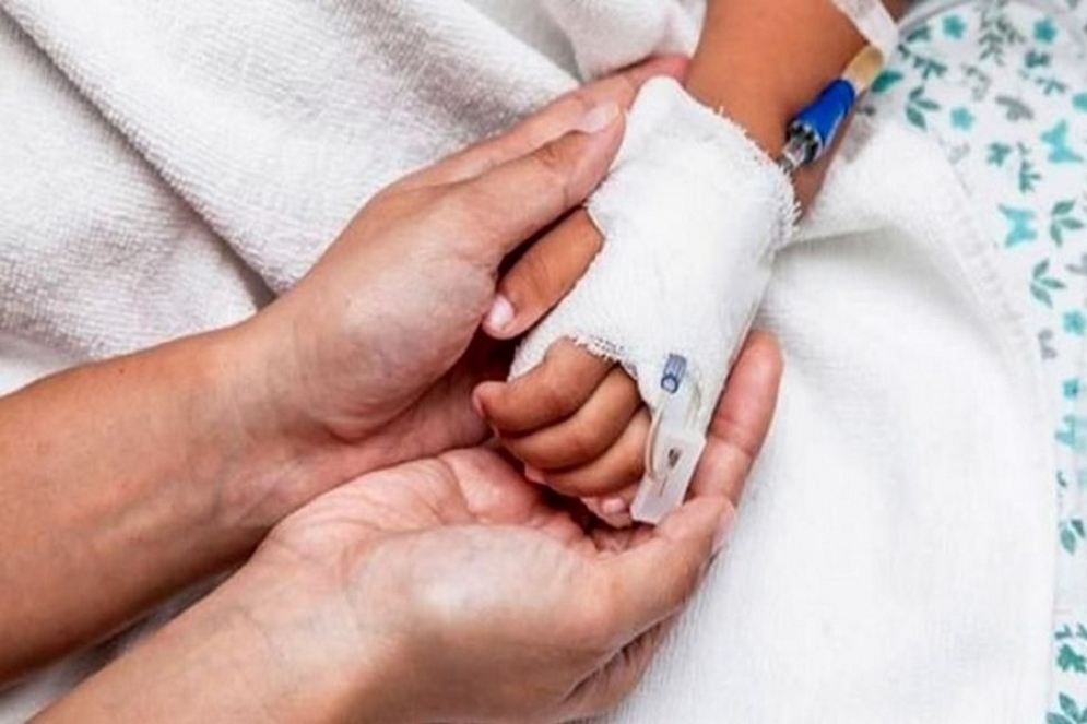 La madre del niño con Niemann Pick ruega que le restituyan la medicación