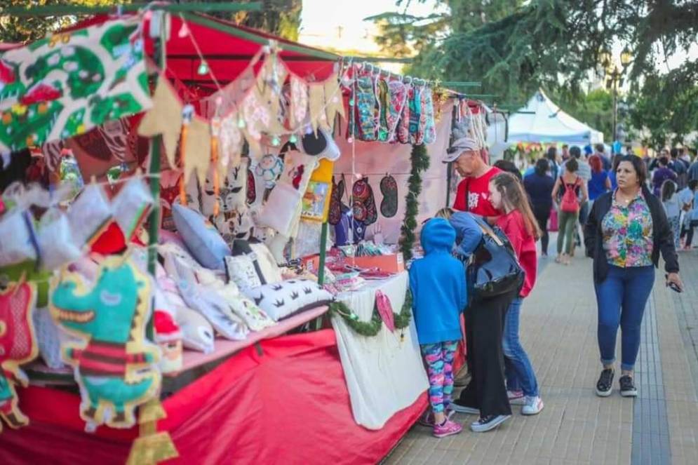 La Plaza San Mart&iacute;n recibir&aacute; a la Feria Mercedes Sosa.