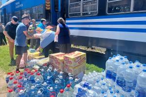 Vecinos pasaron por el Tren Solidario. 