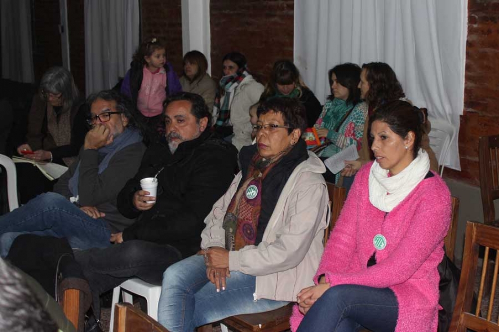 Los representantes de los gremios docentes estuvieron presentes en la primera parte de la sesión.