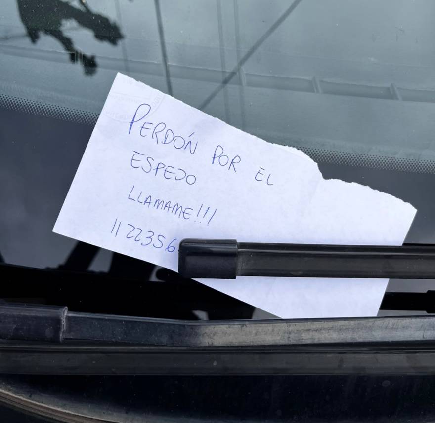 La estafa del espejo del auto, una nueva modalidad delictiva