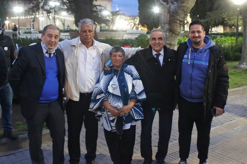 En la tarde del lunes, el ex funcionario de los gobiernos de Néstor y Cristina Kirchner hizo un alto en la Plaza San Martín junto a figuras locales y provinciales de &quot;Principios y Valores&quot;.