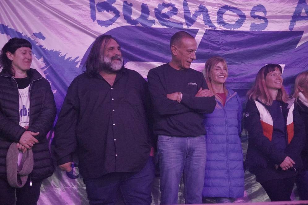 Los organizadores rescataron la convocatoria, hubo más de 400 personas.