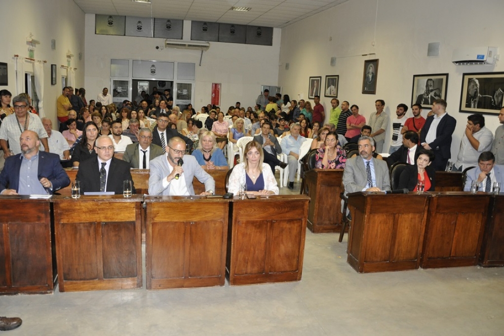 El HCD de Cañuelas a pleno el día de la asución de los nuevos ediles. 