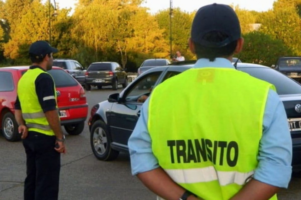  Personal municipal del área de Tránsito y Seguridad 