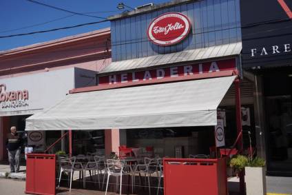 La heladería “Tres Jolie”, un clásico de Cañuelas, cumple 59 años