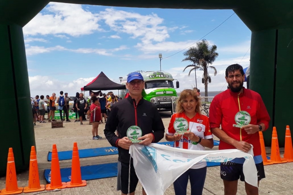 Guillermo Suárez, Mirtha Domínguez y Facundo Suárez en Punta Lara.