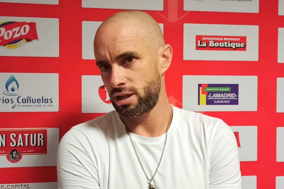 El DT brindó declaraciones tras el partido.