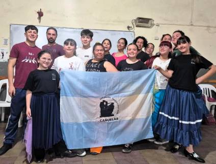 El ballet “Folclore de mi tierra” prepara una muestra en el Cine Teatro Cañuelas