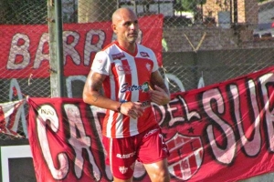 Pablo Nieva vuelve al equipo titular.