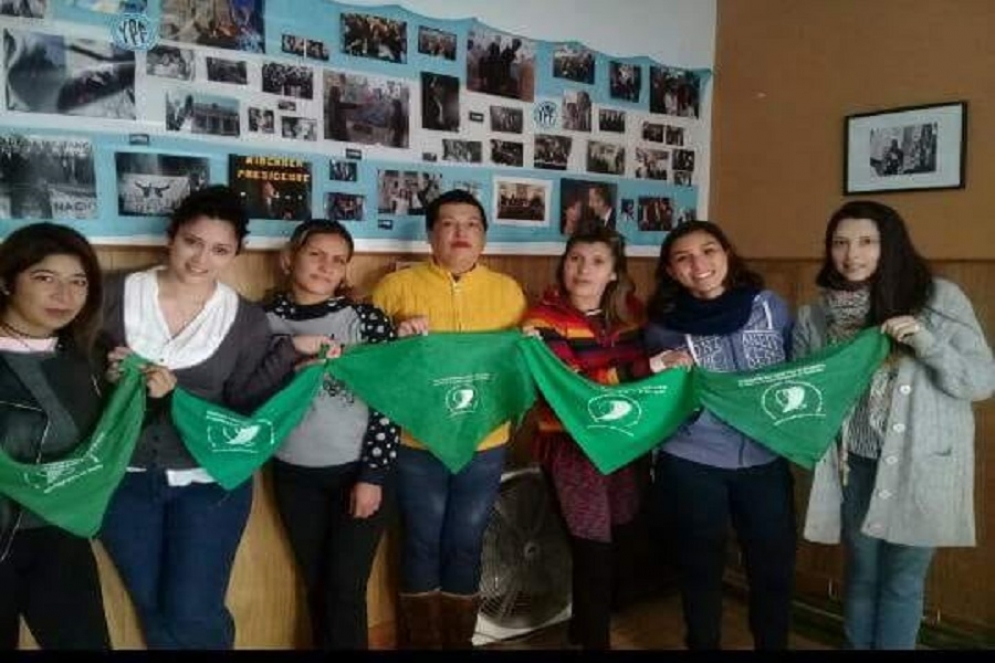 Representantes de las organizaciones políticas que presentaron el proyecto. 