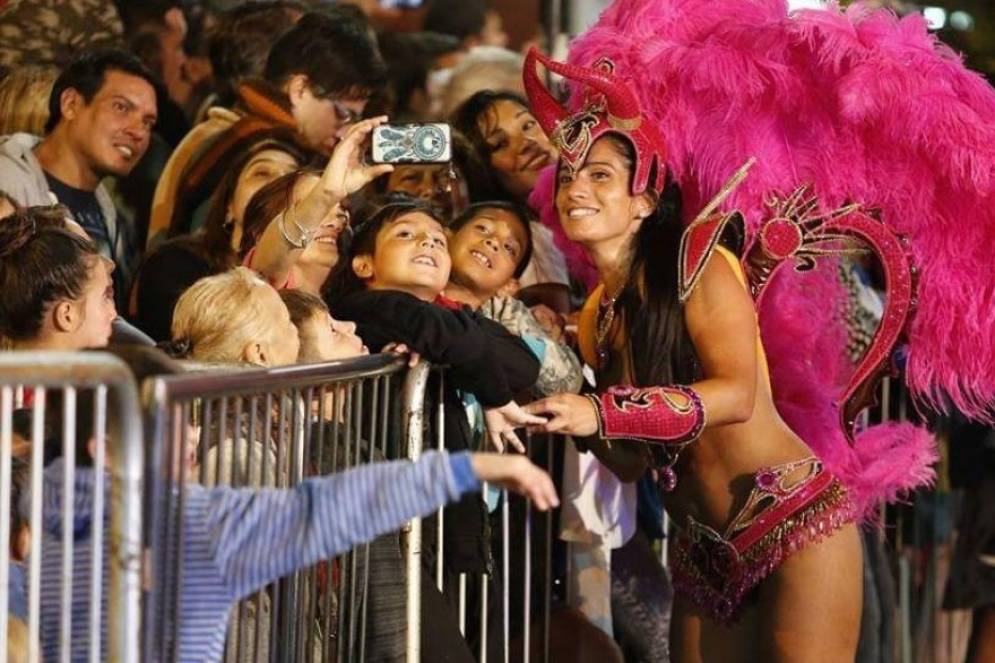 Habrá comparsas, shows en vivo y se elegirá a la reina de la tercera edad.