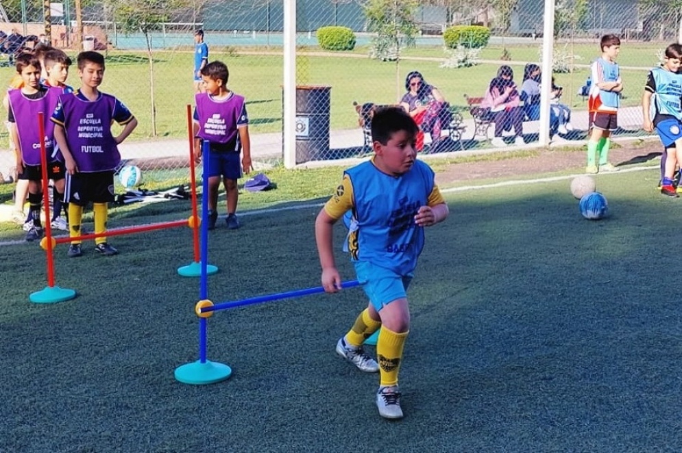 Esta dirigido a las chicas y chicos de 6 a 12 años.