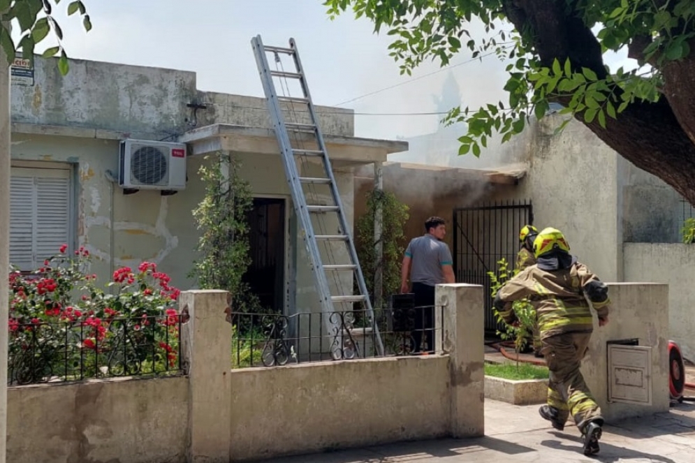 Los vecinos de la zona seguian con preocupación lo ocurrido.