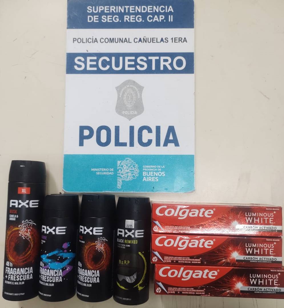 Los productos incautados por la policía. 