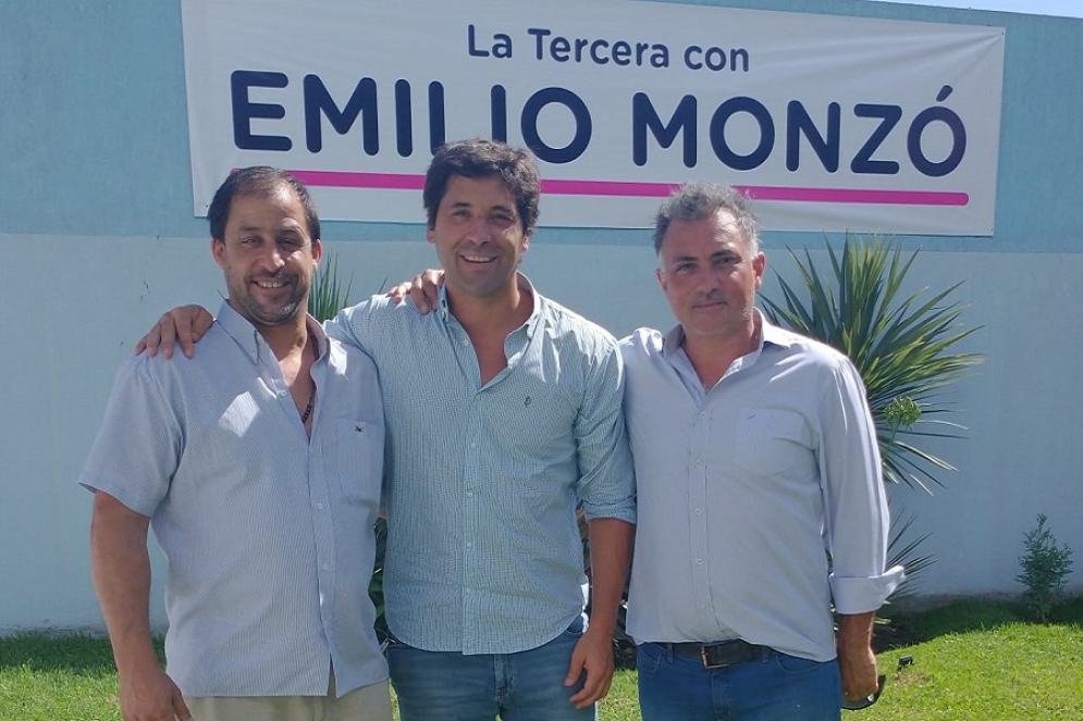 Augusto junto al diputado nacional, Sebastián García de Luca y el dirigente provincial Sebastián Pareja. 