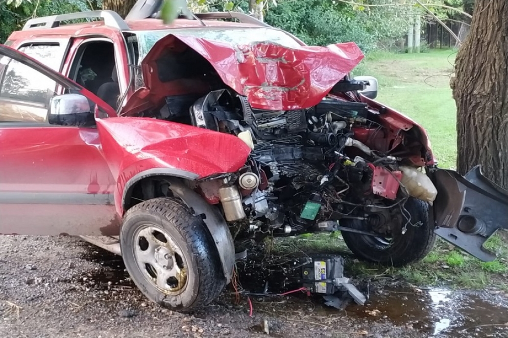 Así quedó la camioneta tras el impacto. 