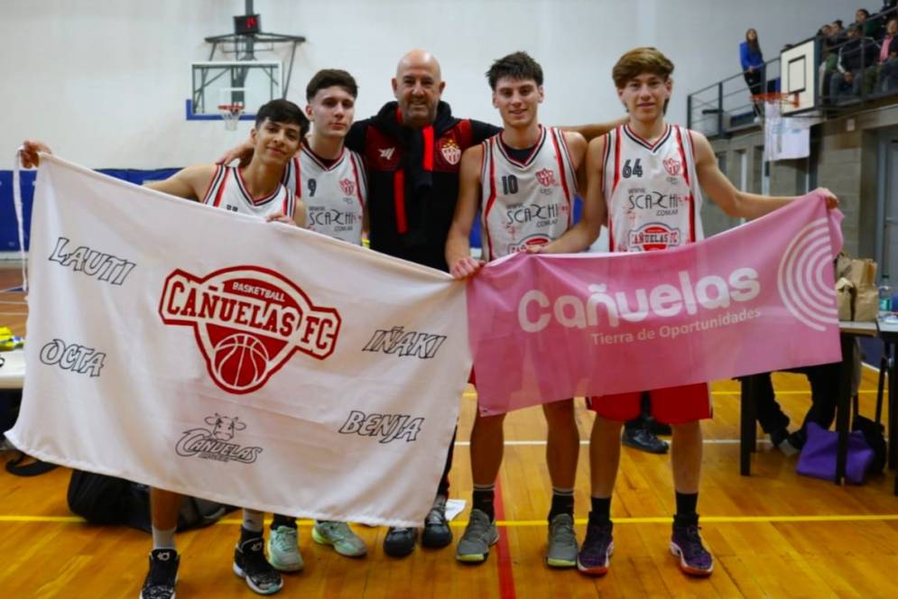 El equipo Sub 18 de Cañuelas Fútbol Club. 