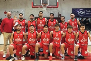 El plantel de CFC a segundos de enfrentar a Ezeiza, en la primera fecha de la Zona Sur 2 (FOTO: Instagram CFC)