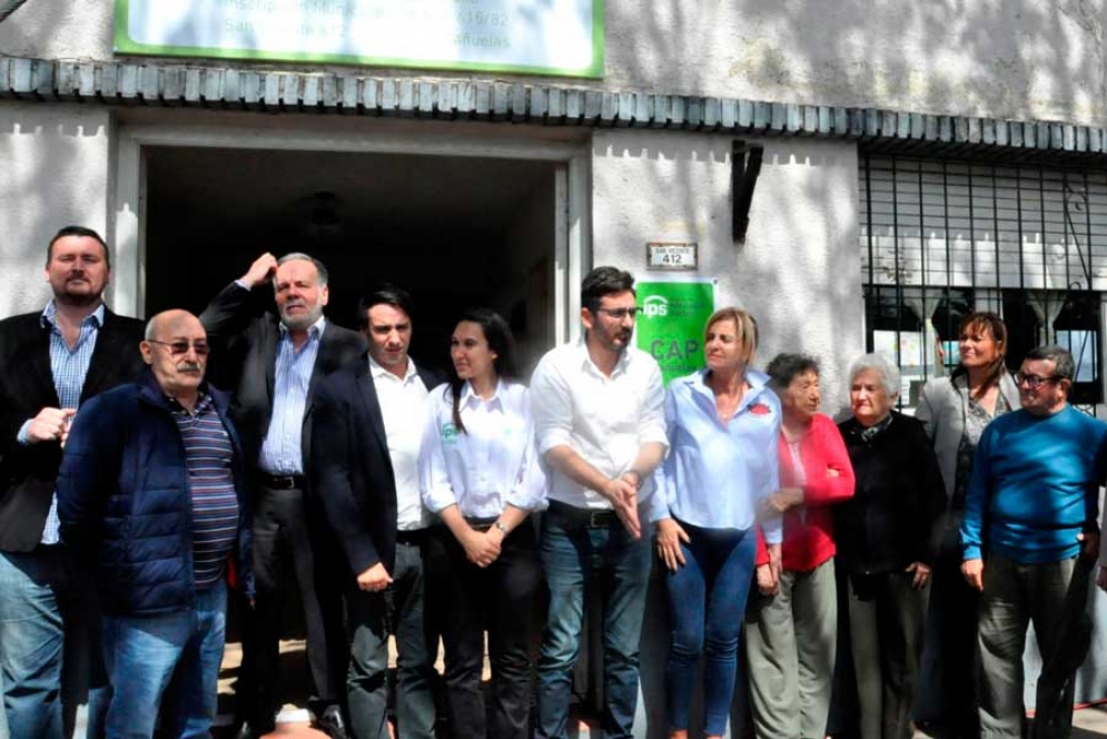 Las autoridades presentes en la inauguración de la oficina del IPS. 