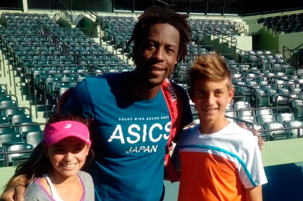 Eli junto a el tenista N°22 del mundo, el francés Gael Monfils. 