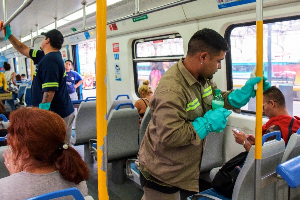 Llevá peine. Los trenes deberán viajar con todas las ventanillas abiertas. 