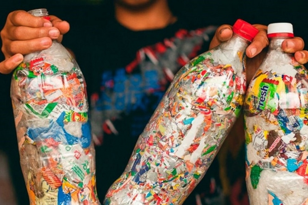 &quot;Botellas de Amor&quot;, un guiño al medioambiente