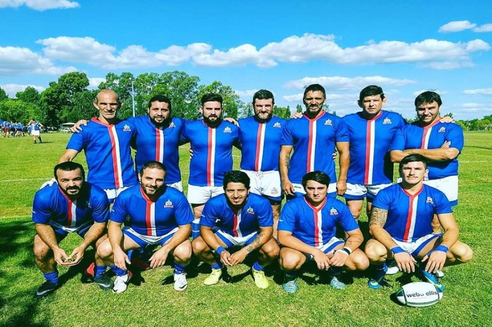 El plantel completo de Cañuelas Rugby. 