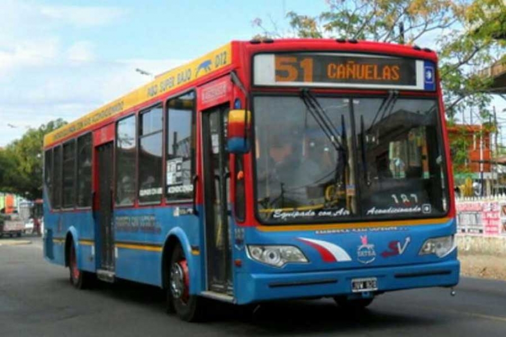 El gobierno nacional asegura que pasa un &quot;51&quot; ¡cada 20 minutos y el servicio es de excelencia!